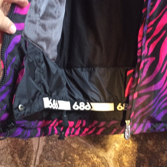 [New] 686 (M) Mannual Vamp Insulated Black/Pink/Purple Flame Snowboard Jacket - Picture 9 of 16